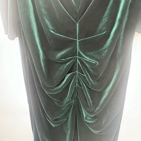 Xscape Evenings Women's Hunter Ruched Puff Sleeve Velvet Gown Size 22W NWOT - Picture 12 of 12